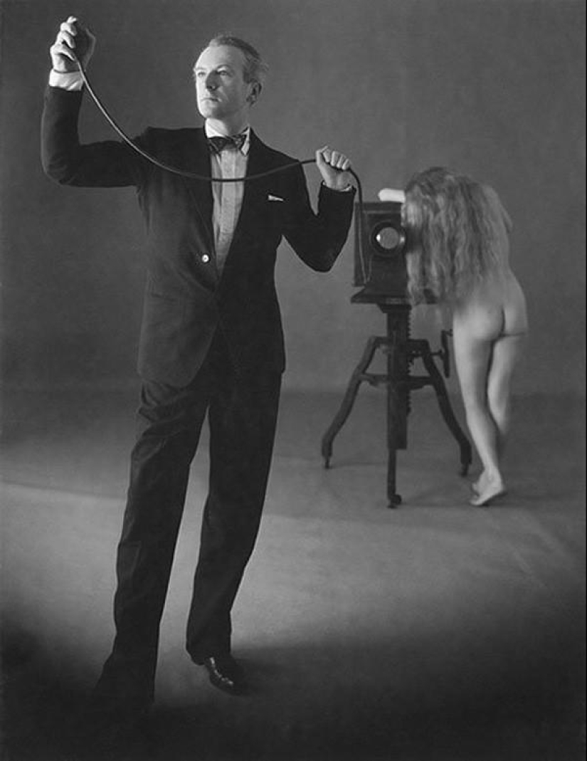 Self-portraits of photographers (part 1)