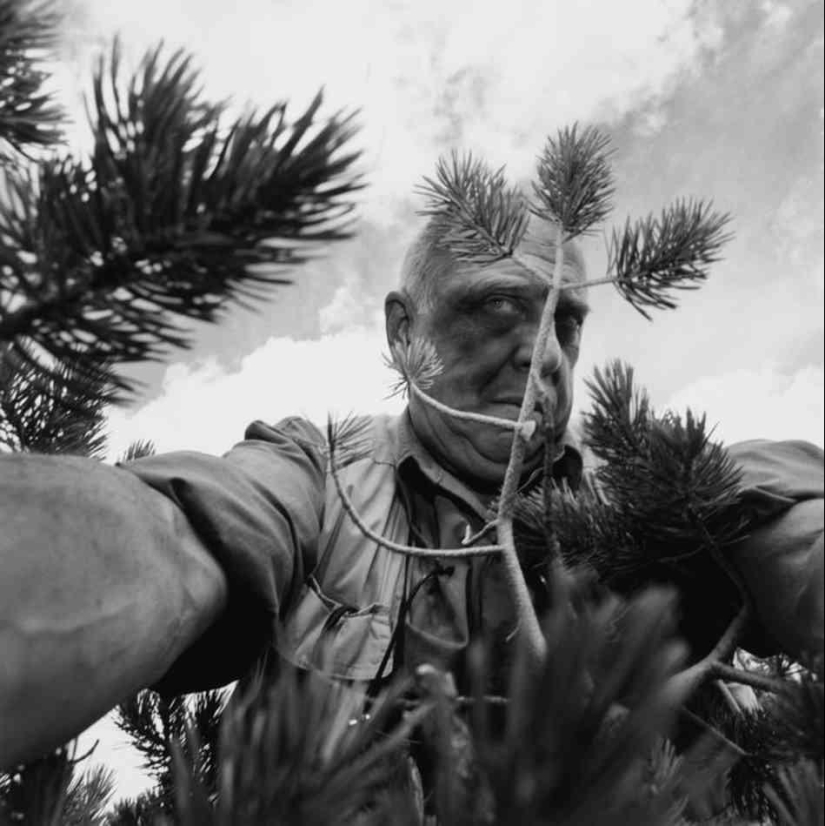 Self-portraits of photographers (part 1)