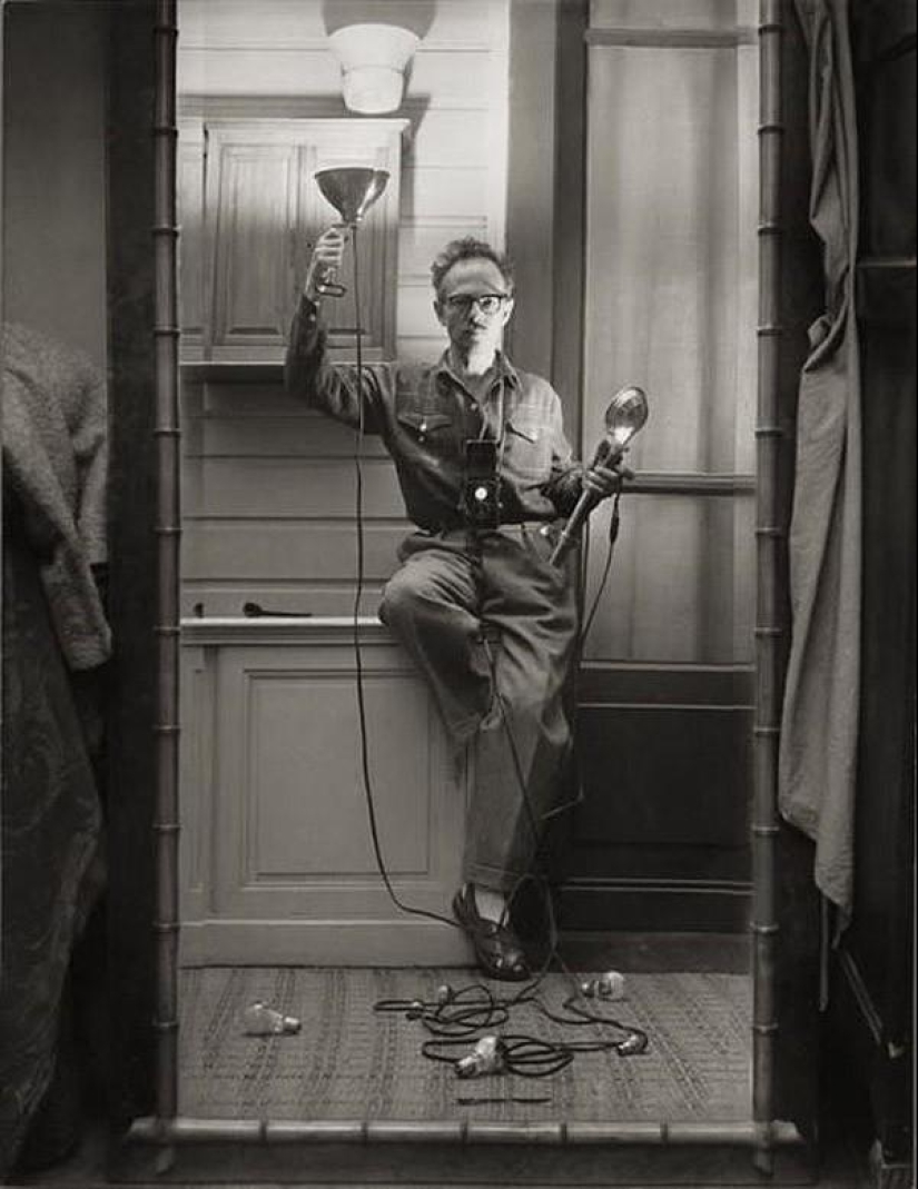 Self-portraits of photographers (part 1)