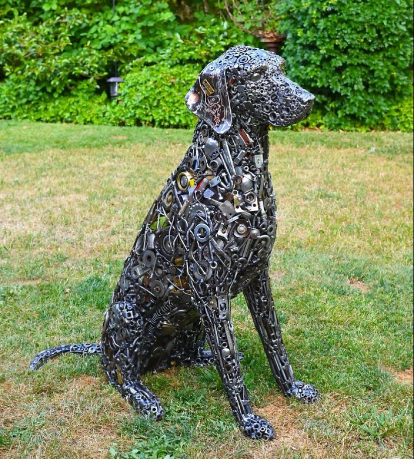 Self-Taught Artist Creates Impressive Sculptures From Recycled Materials