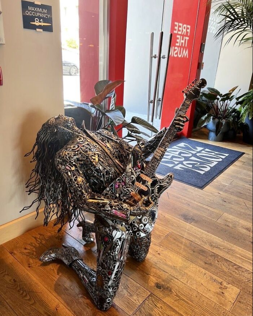 Self-Taught Artist Creates Impressive Sculptures From Recycled Materials
