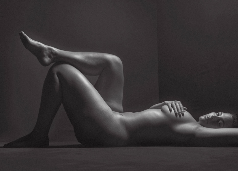 Sexuality in the body: candid black and white photo shoot of plus-size model Ashley Graham