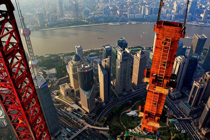 Shanghai through the eyes of a crane operator Shanghai through the eyes of a crane operator