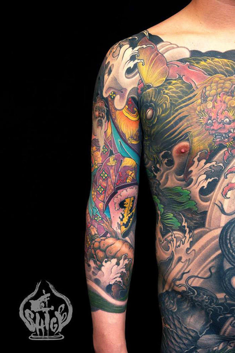 Shige is a Japanese full body tattoo artist. Shige is a Japanese full body tattoo artist.