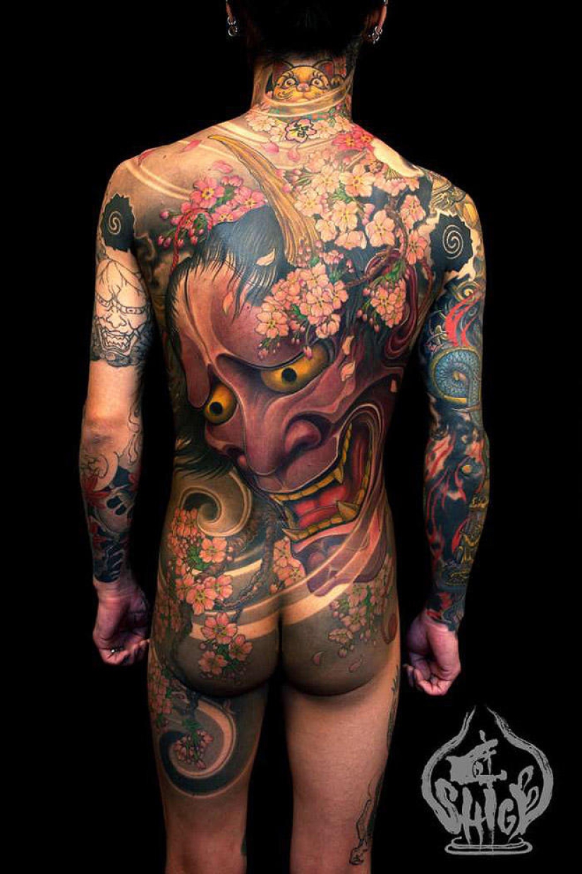 Shige is a Japanese full body tattoo artist. Shige is a Japanese full body tattoo artist.