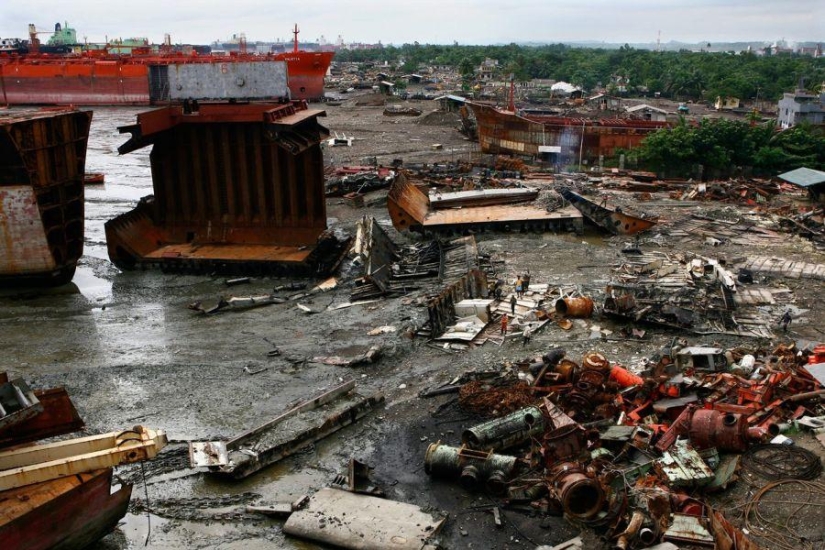 Ship Graveyard in Chittagong Ship Graveyard in Chittagong