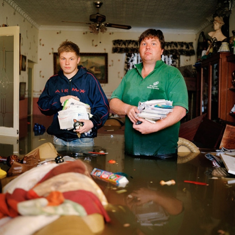 Shocking photos of people in flooded houses Shocking photos of people in flooded houses