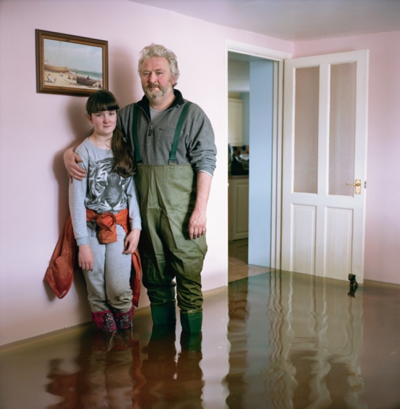 Shocking photos of people in flooded houses Shocking photos of people in flooded houses