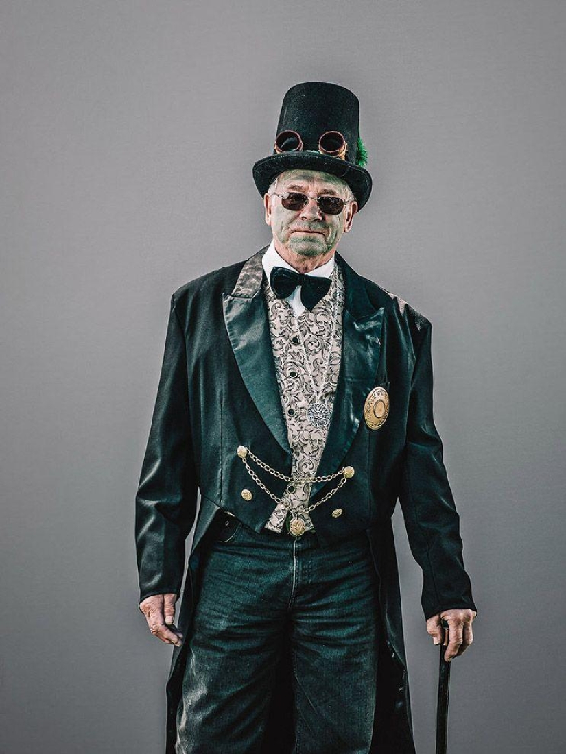 Shreks, ancianos informales y otros personajes de la fiesta Jack in green