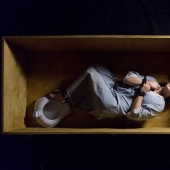 Siete años de infierno: los cónyuges sádicos secuestrado a la niña, violada y se escondió en una caja debajo de la cama