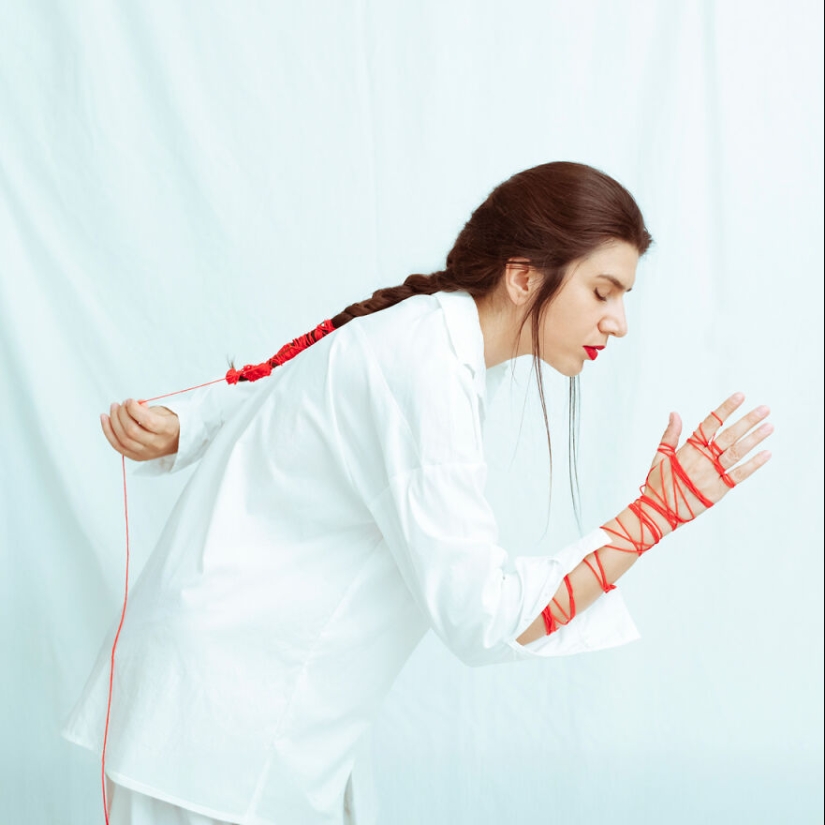 “Sigue la línea roja”: mi proyecto de fotografía es una continuación de mi viaje interior, y aquí está el resultado