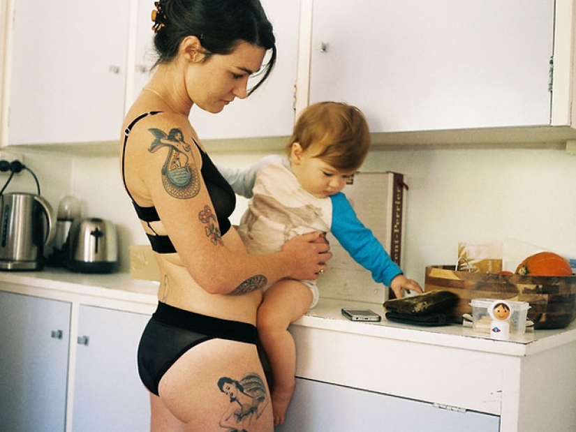 Simple girls: in the underwear advertising campaign, women with an ordinary figure were removed Simple girls: in the underwear advertising campaign, women with an ordinary figure were removed