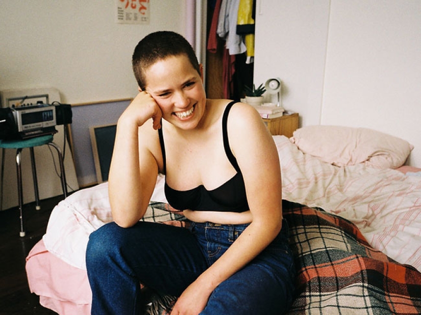 Simple girls: in the underwear advertising campaign, women with an ordinary figure were removed Simple girls: in the underwear advertising campaign, women with an ordinary figure were removed