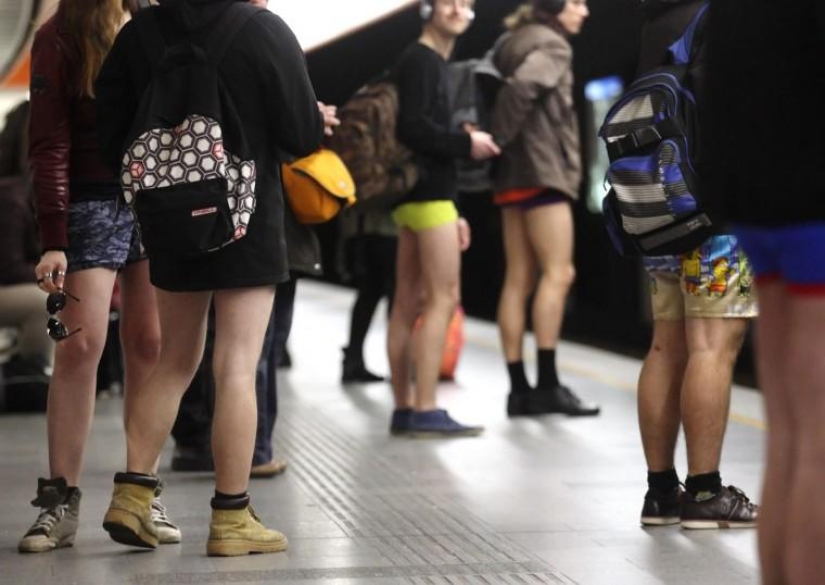 Sin pantalones y vergüenza: el flash mob más brillante de este invierno