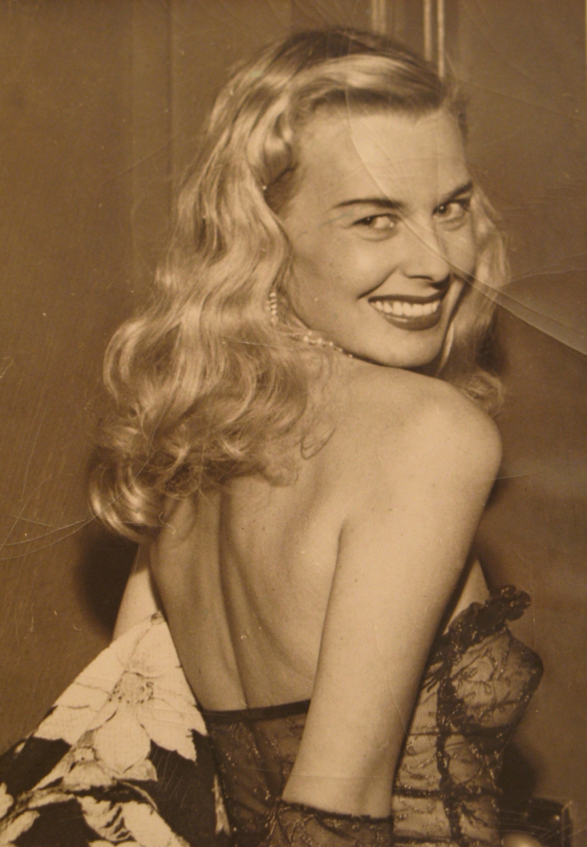 Sira Martí es la primera estrella del burlesque de Suiza Sira Martí es la primera estrella del burlesque de Suiza