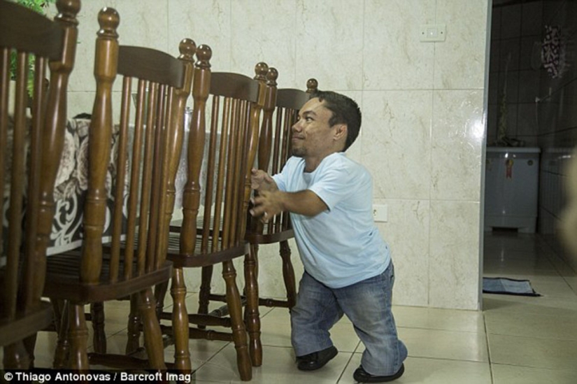 Size doesn't matter: how the shortest couple in the world manages to lead a normal life Size doesn't matter: how the shortest couple in the world manages to lead a normal life