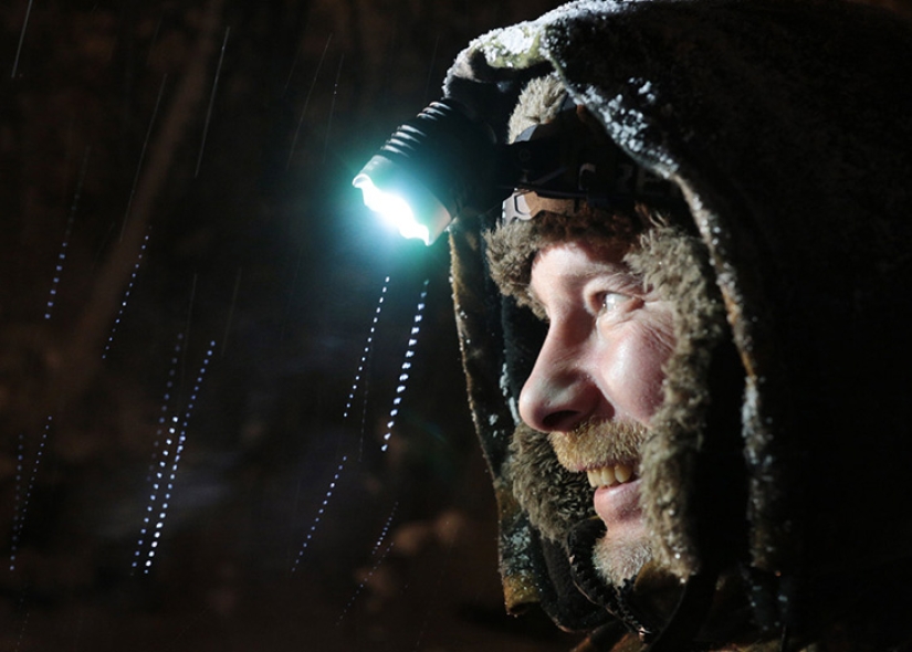 Skiing! Give the guy a ski track, hurry up! Skiing! Give the guy a ski track, hurry up!