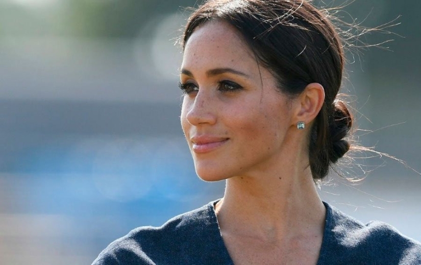 Smells like a trucker, bites his nails and swears: 10 nasty habits of stars