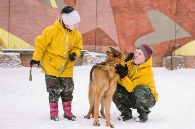 “Sol para mejor amigo”: cómo se ayudan perros y jóvenes con síndrome de Down