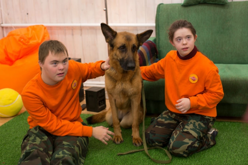 “Sol para mejor amigo”: cómo se ayudan perros y jóvenes con síndrome de Down