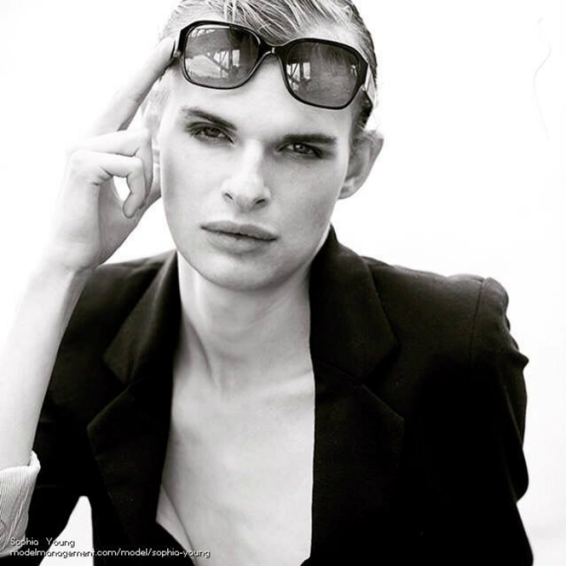 Sophia Young: una amiga entre extraños, una extraña entre amigos Sophia Young: una amiga entre extraños, una extraña entre amigos