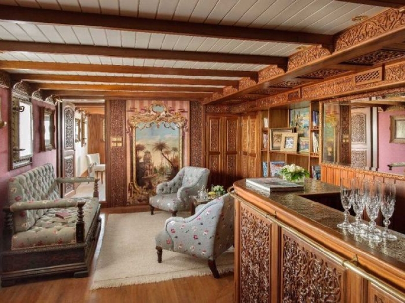 Soviet reconnaissance ship turned into a super-luxury yacht Soviet reconnaissance ship turned into a super-luxury yacht