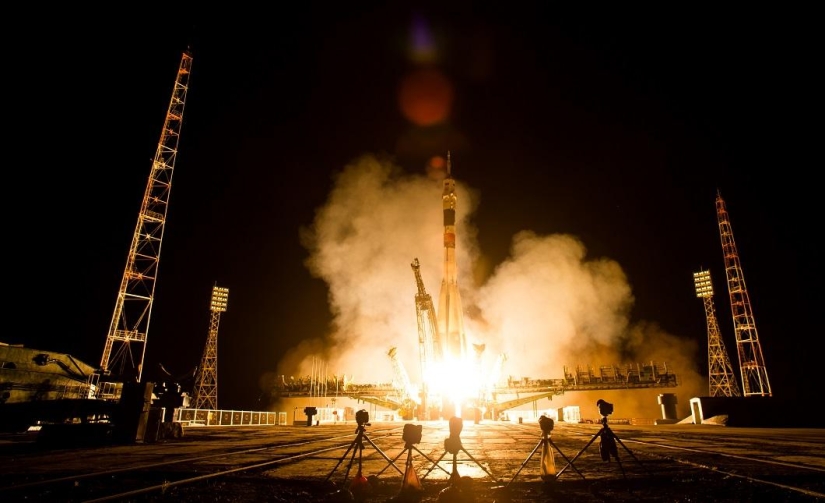 Soyuz lanzada desde Baikonur con una expedición a la ISS Soyuz lanzada desde Baikonur con una expedición a la ISS