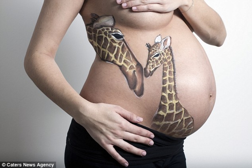 Spanish artist paints incredible pictures on pregnant women's stomachs