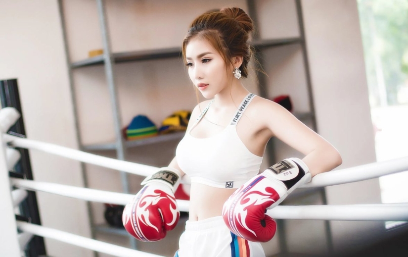 Sports Asian girls. Many admire their beauty Sports Asian girls. Many admire their beauty