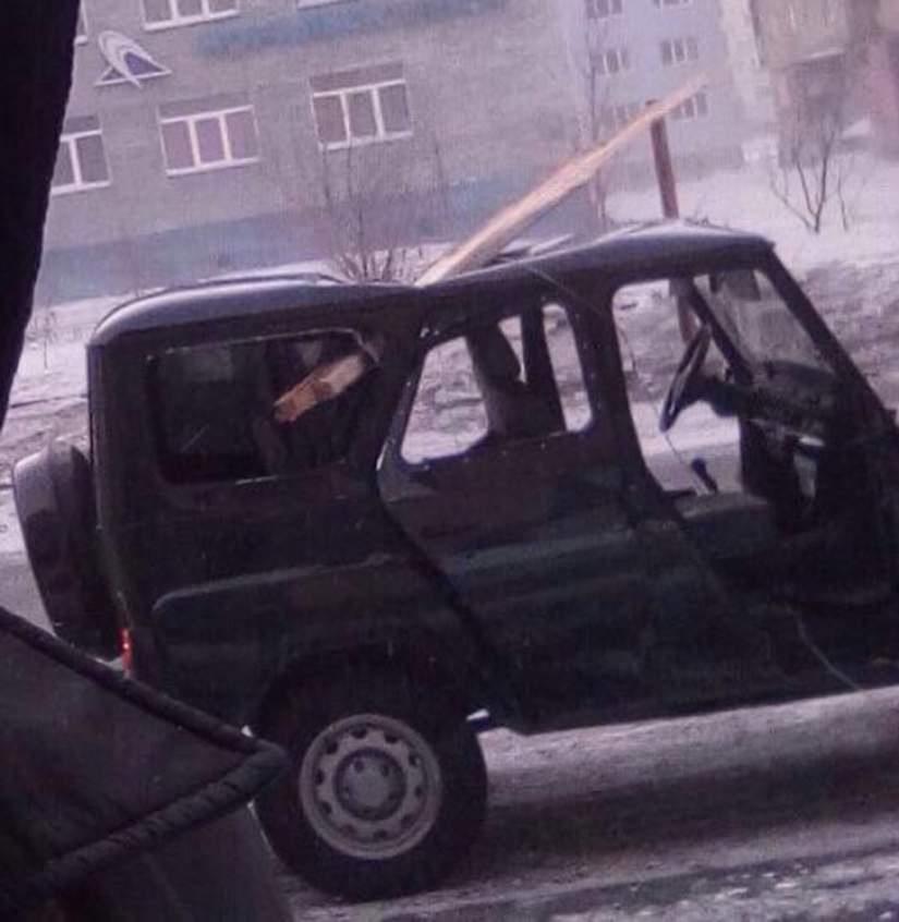 Spring in Norilsk: roofs blow off houses, people are evacuated Spring in Norilsk: roofs blow off houses, people are evacuated