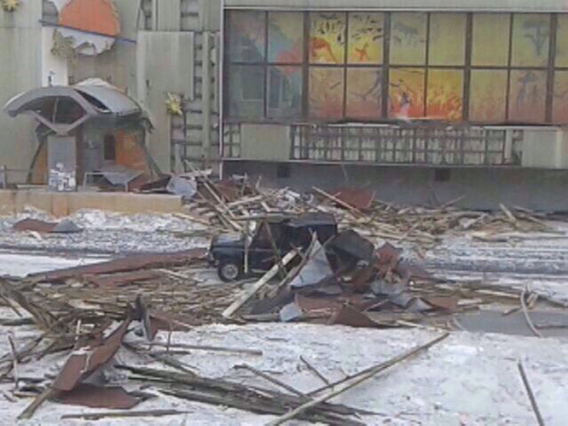 Spring in Norilsk: roofs blow off houses, people are evacuated Spring in Norilsk: roofs blow off houses, people are evacuated