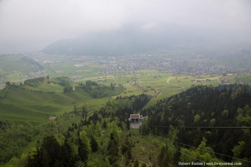 Stanserhorn Cabrio - cabina de teleférico de dos pisos