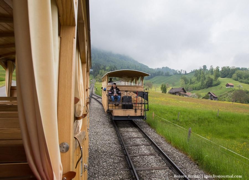 Stanserhorn Cabrio - cabina de teleférico de dos pisos