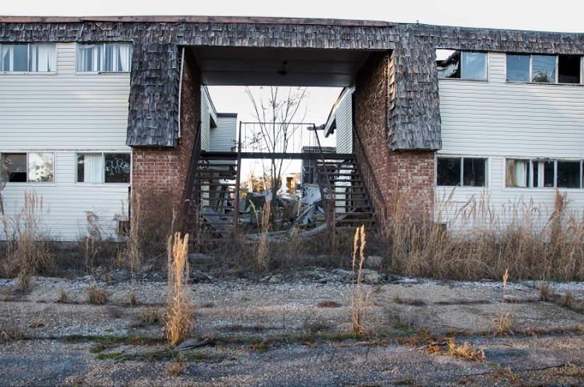 Steps to Nowhere: New Orleans 10 Years After Hurricane Katrina