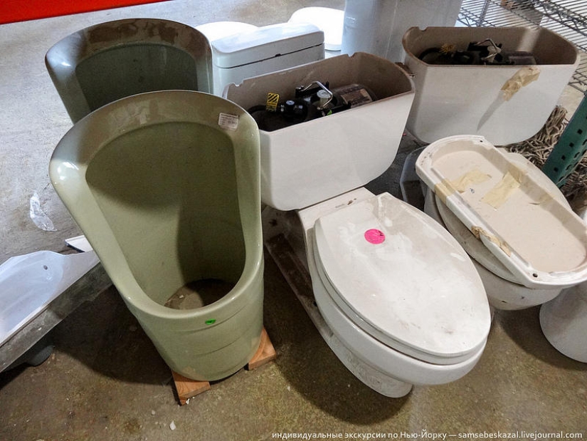 Store of used construction goods