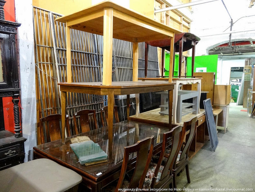 Store of used construction goods