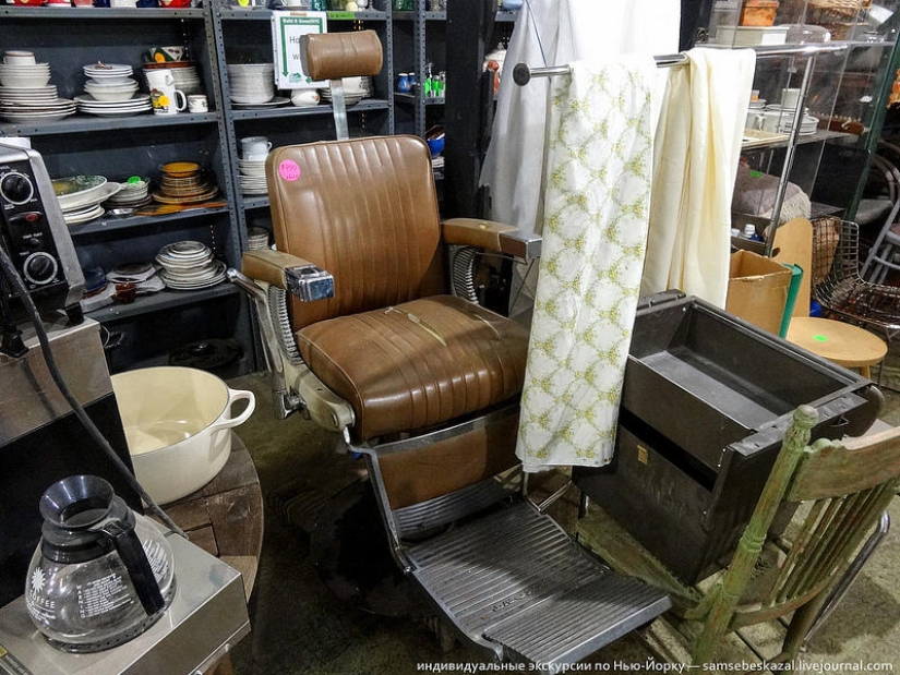 Store of used construction goods