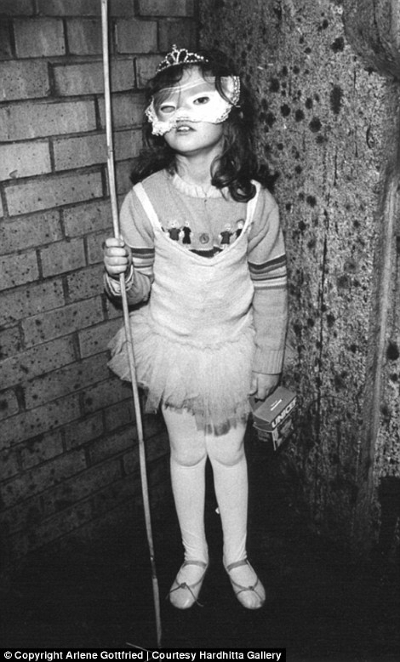 Strange characters of New York in the lens of Arlene Gottfried from the 1970s to the present day Strange characters of New York in the lens of Arlene Gottfried from the 1970s to the present day