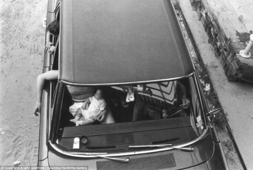 Strange characters of New York in the lens of Arlene Gottfried from the 1970s to the present day Strange characters of New York in the lens of Arlene Gottfried from the 1970s to the present day