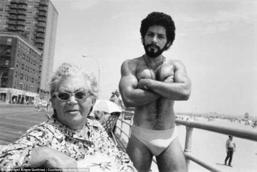 Strange characters of New York in the lens of Arlene Gottfried from the 1970s to the present day Strange characters of New York in the lens of Arlene Gottfried from the 1970s to the present day