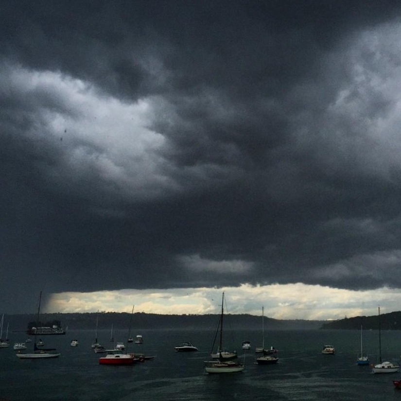 Strange tsunami cloud over Sydney Strange tsunami cloud over Sydney