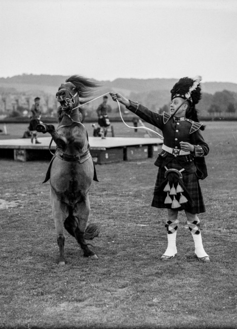 Strength, Courage and Flying Skirts - Highland Games in Scotland