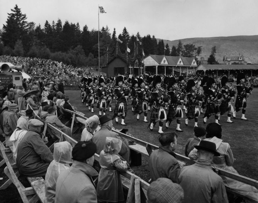 Strength, Courage and Flying Skirts - Highland Games in Scotland