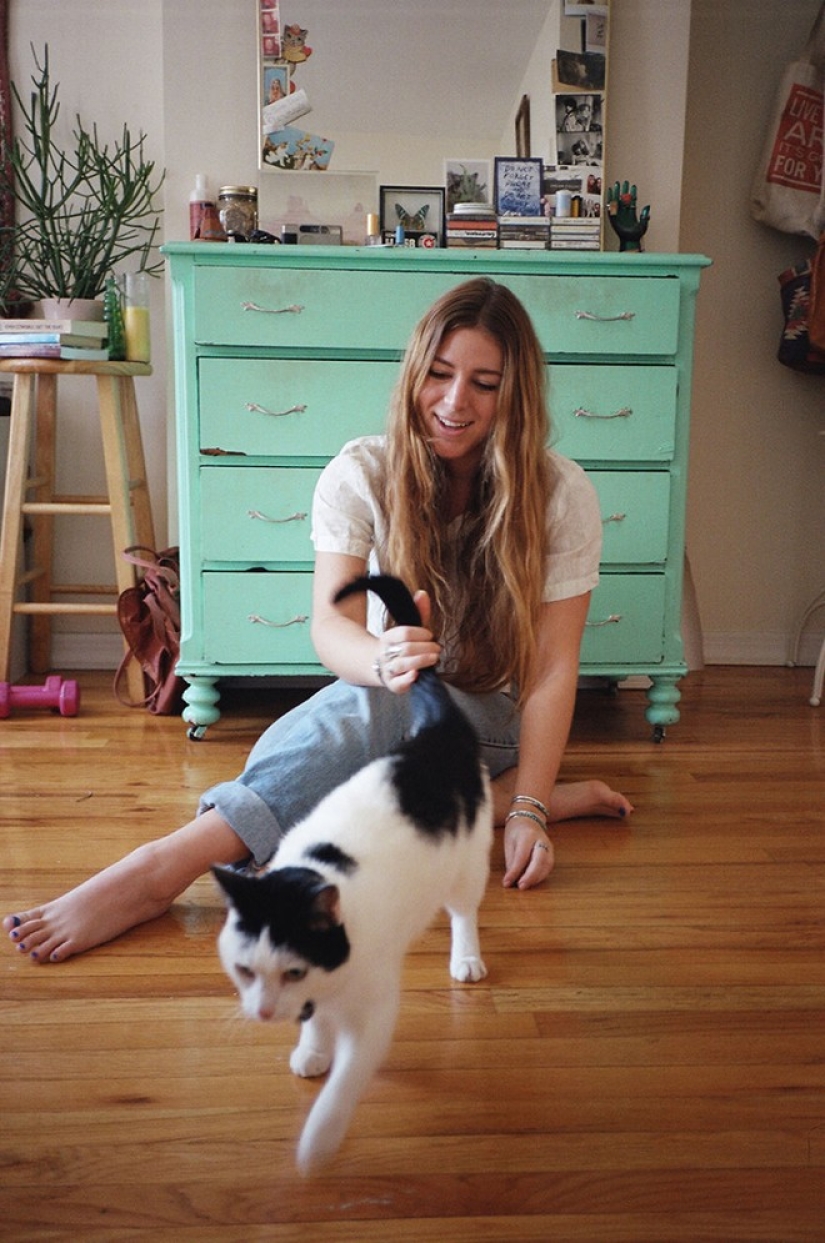Strong, independent women of New York and their mustachioed companions