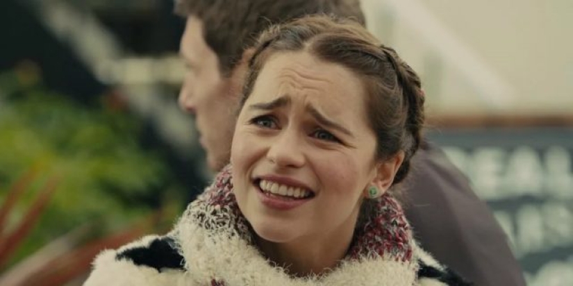 'Sus cejas viven sus propias vidas': los fanáticos se ríen de las expresivas expresiones faciales de Emilia Clarke en una nueva entrevista