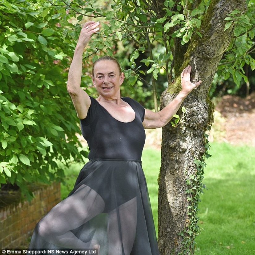 Swan pension: grandmother from the UK became a ballerina at the age of 71 Swan pension: grandmother from the UK became a ballerina at the age of 71