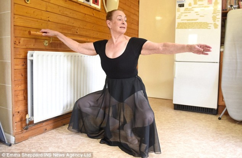 Swan pension: grandmother from the UK became a ballerina at the age of 71 Swan pension: grandmother from the UK became a ballerina at the age of 71