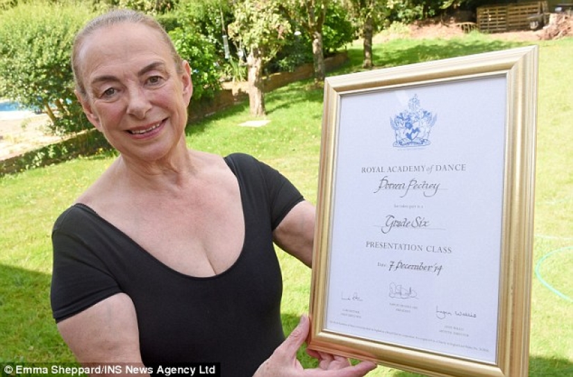 Swan pension: grandmother from the UK became a ballerina at the age of 71 Swan pension: grandmother from the UK became a ballerina at the age of 71