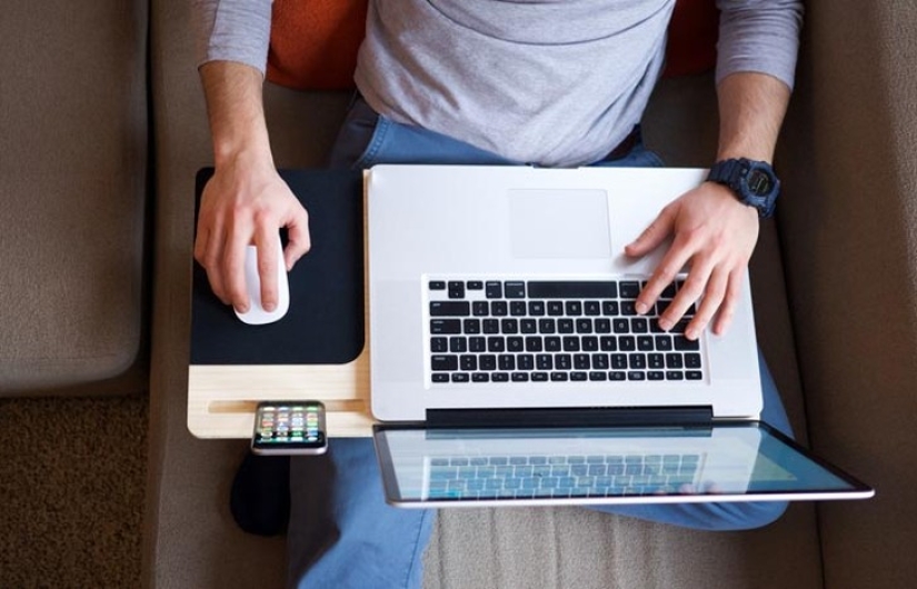 Tablero para tu portátil y otros gadgets, que te permitirán trabajar cómodamente desde la comodidad del sofá Tablero para tu portátil y otros gadgets, que te permitirán trabajar cómodamente desde la comodidad del sofá