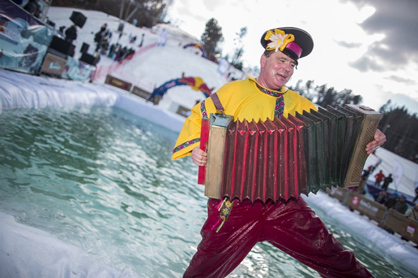 Tear down the tower at AquaShow 2016